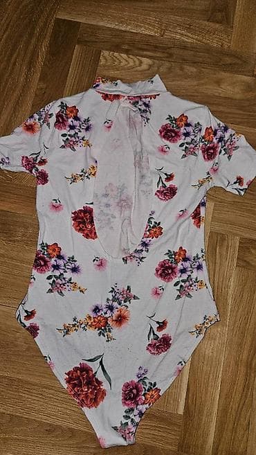 Women's Clothing: Cvetni bodi sa golim leđima. Forever 21, veličina s. Tanak, udoban at lalafo.rs — 3 Women's Clothing: Cvetni bodi sa golim leđima. Forever 21, veličina s. Tanak, udoban — 3