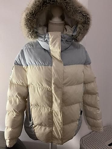 NAPAPIJRI ženska jakna(original) dva puta obučena
S veličina na lalafo.rs NAPAPIJRI ženska jakna(original) dva puta obučena
S veličina