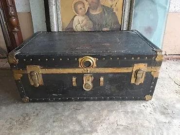 Antiques: Stari putni kovceg, pocetak 20. veka. stanje dobro, vide se tragovi at lalafo.rs — 2 Antiques: Stari putni kovceg, pocetak 20. veka. stanje dobro, vide se tragovi — 2