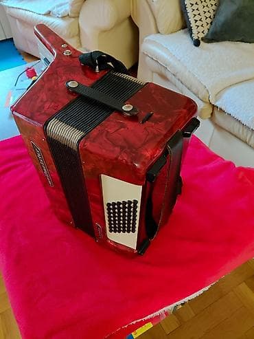 Harmonika Weltmeister – crveni biserni finiš - Tip: klavirska na lalafo.rs — 3 Harmonika Weltmeister – crveni biserni finiš - Tip: klavirska — 3