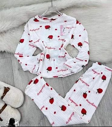 Ženske pidžame – komplet majica + pantalone - Materijal: mekana na lalafo.rs — 3 Ženske pidžame – komplet majica + pantalone - Materijal: mekana — 3