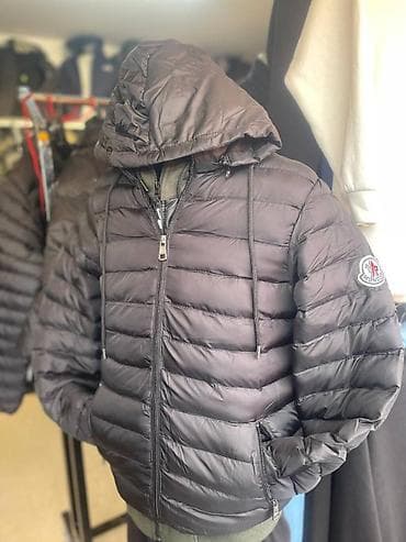 Moncler muška jakna sa kapuljačom NOVO Novo Veličine s m l xl 2xl na lalafo.rs Moncler muška jakna sa kapuljačom NOVO Novo Veličine s m l xl 2xl
