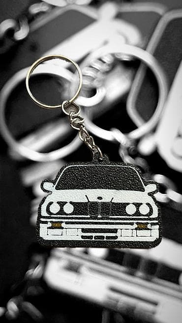Privjesak za ključeve – motiv klasičnog automobila (prednji deo) - na lalafo.rs — 5 Privjesak za ključeve – motiv klasičnog automobila (prednji deo) - — 5