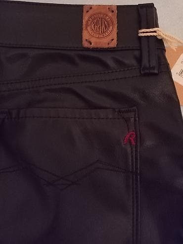 Replay ženske pantalone od crne koze - Brend: REPLAY (metalni bedž na na lalafo.rs — 1 Replay ženske pantalone od crne koze - Brend: REPLAY (metalni bedž na — 1