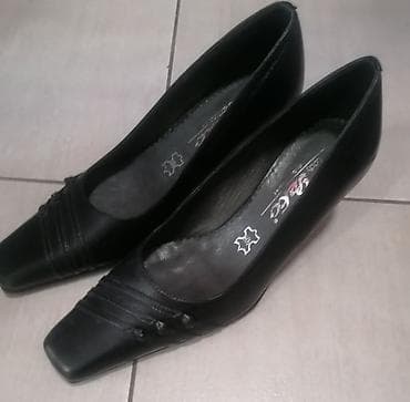 Mokasine: Savršene nove
Br 37
Veliko Sniženje na lalafo.rs — 2 Mokasine: Savršene nove
Br 37
Veliko Sniženje — 2