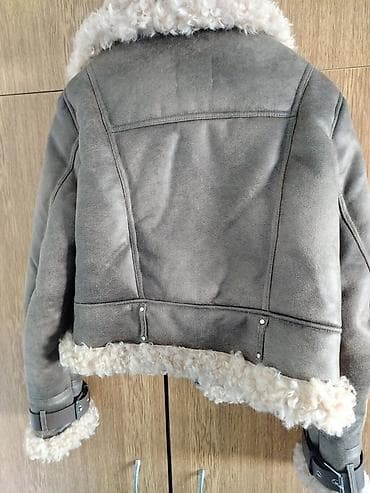 Bershka, S (EU 36), Jednobojni, Sa postavom, Veštačko krzno na lalafo.rs Bershka, S (EU 36), Jednobojni, Sa postavom, Veštačko krzno