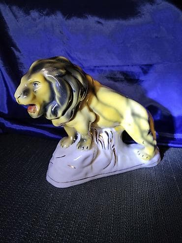 Figura lava,jugoporcelan Titov Veles iz 70ih.god. Porcelanska na lalafo.rs Figura lava,jugoporcelan Titov Veles iz 70ih.god. Porcelanska