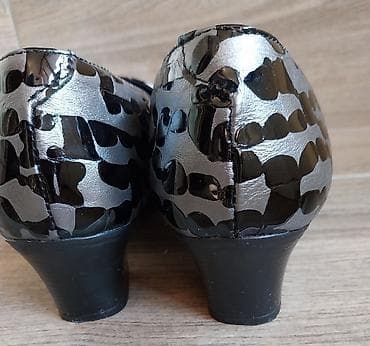 Pumps: Nove cipele
Lak koža
38
Prelepe at lalafo.rs — 3 Pumps: Nove cipele
Lak koža
38
Prelepe — 3