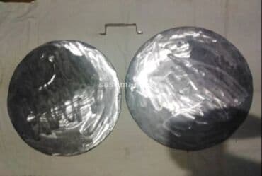 Dva aluminijumska poklopca sa slike, karakteristike u opisu, cena je na lalafo.rs Dva aluminijumska poklopca sa slike, karakteristike u opisu, cena je