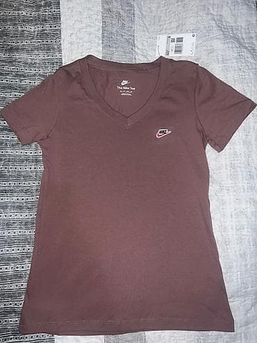 Nike Women's T-Shirt vel.XS,S NOVO na lalafo.rs — 1 Nike Women's T-Shirt vel.XS,S NOVO — 1