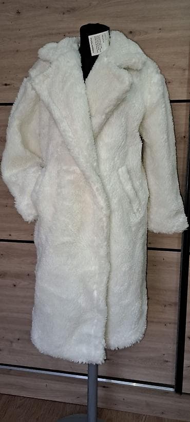 Ženski kaput od veštačkog krzna (teddy) u beloj boji. - Kroj: midi na lalafo.rs — 3 Ženski kaput od veštačkog krzna (teddy) u beloj boji. - Kroj: midi — 3