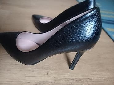 Crne,kožne štikle,41 broj,nisu nikad nošene. Promašen broj. Postoji i na lalafo.rs — 3 Crne,kožne štikle,41 broj,nisu nikad nošene. Promašen broj. Postoji i — 3