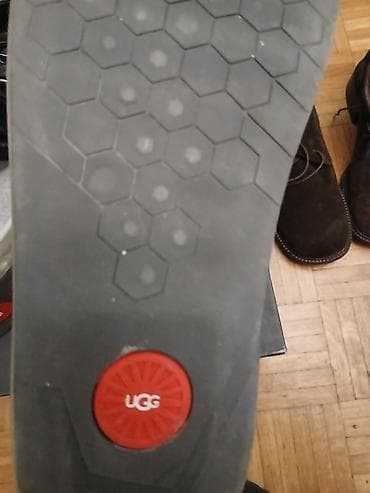 Ugg u broju 38. slabo nosene. vuna unutra at lalafo.rs — 3 Ugg u broju 38. slabo nosene. vuna unutra — 3