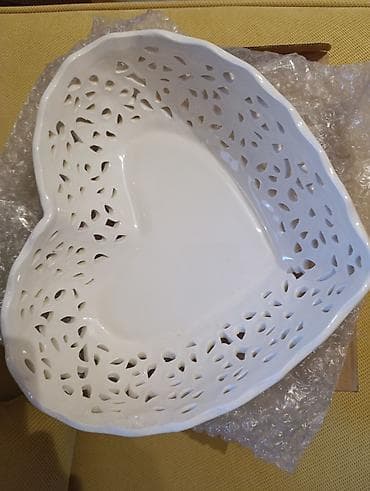 Keramička posuda u obliku srca – dekorativna činija sa laserski na lalafo.rs — 1 Keramička posuda u obliku srca – dekorativna činija sa laserski — 1