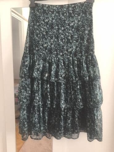 Prelepa RESERVEd suknja, skoro maxy, u volanima, ima postavu, obucena na lalafo.rs Prelepa RESERVEd suknja, skoro maxy, u volanima, ima postavu, obucena