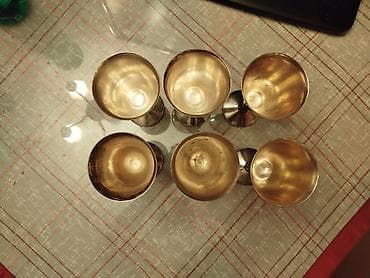 Metalne case,solje. 6 komada,mislim da su posrebrene,nisam siguran na lalafo.rs — 7 Metalne case,solje. 6 komada,mislim da su posrebrene,nisam siguran — 7