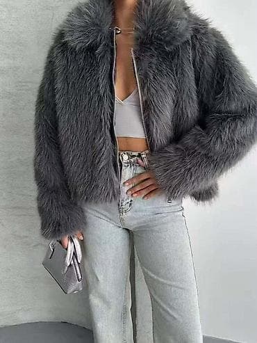 Zara bundica - Model: kraći kroj do kukova, ravna silueta sa širokim na lalafo.rs — 1 Zara bundica - Model: kraći kroj do kukova, ravna silueta sa širokim — 1