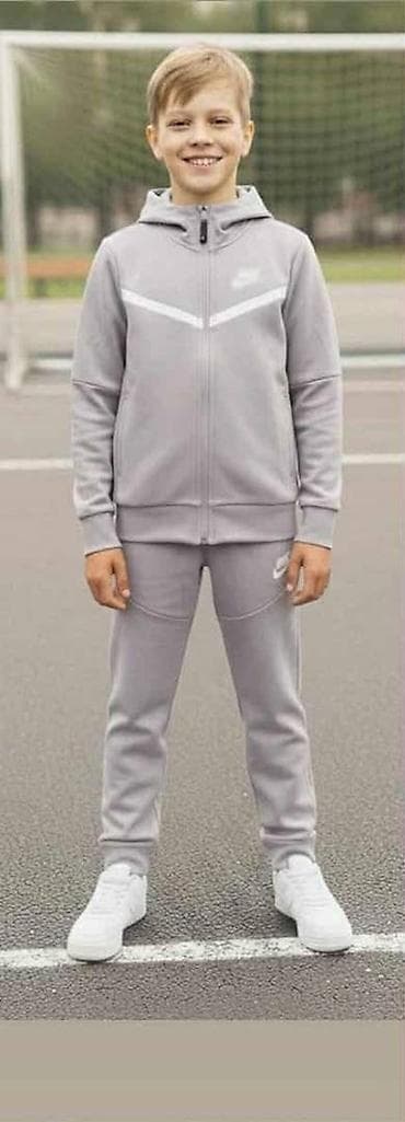 Dečije trenerke 14 za 4000 din
pb na lalafo.rs — 7 Dečije trenerke 14 za 4000 din
pb — 7