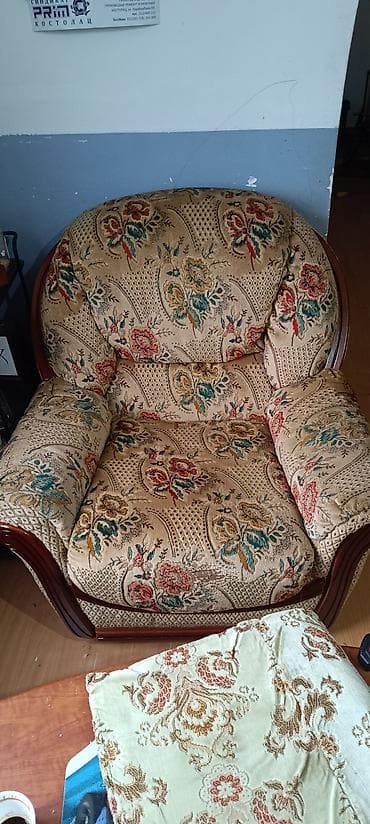 Antique Sofas: Dvosed,trosed i fotelja.Naslonjač sa drvenim ramom i tapacirungom u at lalafo.rs — 1 Antique Sofas: Dvosed,trosed i fotelja.Naslonjač sa drvenim ramom i tapacirungom u — 1