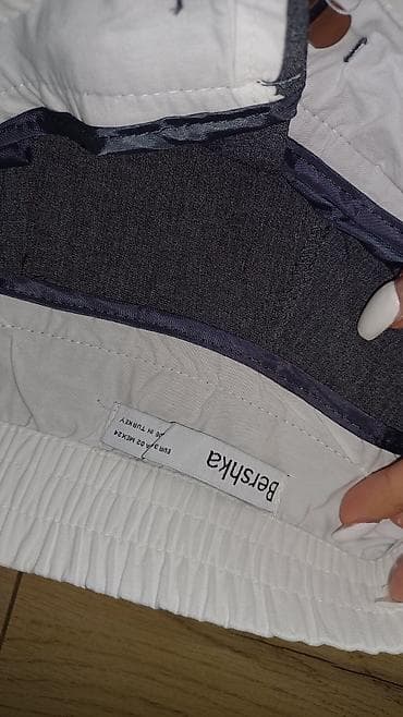 pantalone butiku ali: Bershka ženske pantalone - Model: ravne nogavice, blago šireg kroja - na lalafo.rs — 3 pantalone butiku ali: Bershka ženske pantalone - Model: ravne nogavice, blago šireg kroja - — 3