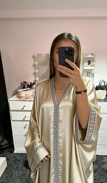 Kaftan/abaja haljina – elegantan, širok kroj sa V‑izrezom i raskošnim na lalafo.rs — 6 Kaftan/abaja haljina – elegantan, širok kroj sa V‑izrezom i raskošnim — 6