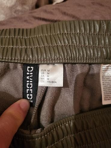 Bershka ženske pantalone od eko kože - Brend: Bershka - Model: ravne na lalafo.rs Bershka ženske pantalone od eko kože - Brend: Bershka - Model: ravne