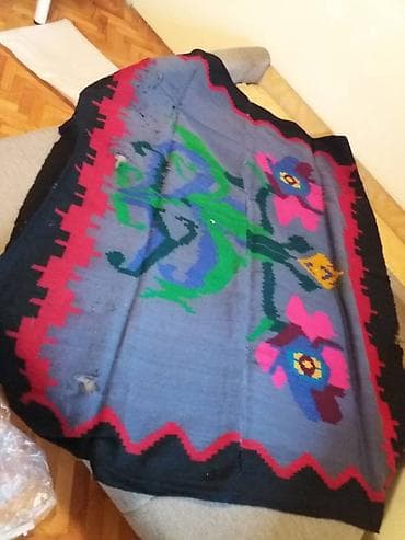 Prodajem sarene cilime dimenzija 185 x 160cm od ciste vune, rucno na lalafo.rs — 1 Prodajem sarene cilime dimenzija 185 x 160cm od ciste vune, rucno — 1