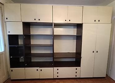 Prodajem polovni garderober/regal, u odlicnom je stanju. Dimenzije na lalafo.rs Prodajem polovni garderober/regal, u odlicnom je stanju. Dimenzije