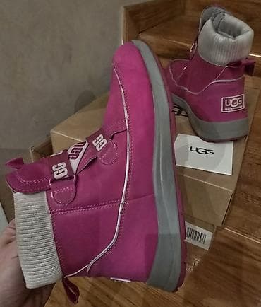 UGG vodootporne cizme 37 broj. Original, waterproof, zimske na lalafo.rs — 7 UGG vodootporne cizme 37 broj. Original, waterproof, zimske — 7