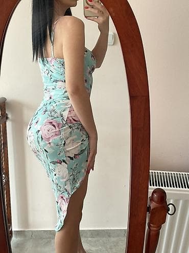 Floral midi haljina - Model: uska silueta sa korpičastim gornjim na lalafo.rs — 2 Floral midi haljina - Model: uska silueta sa korpičastim gornjim — 2