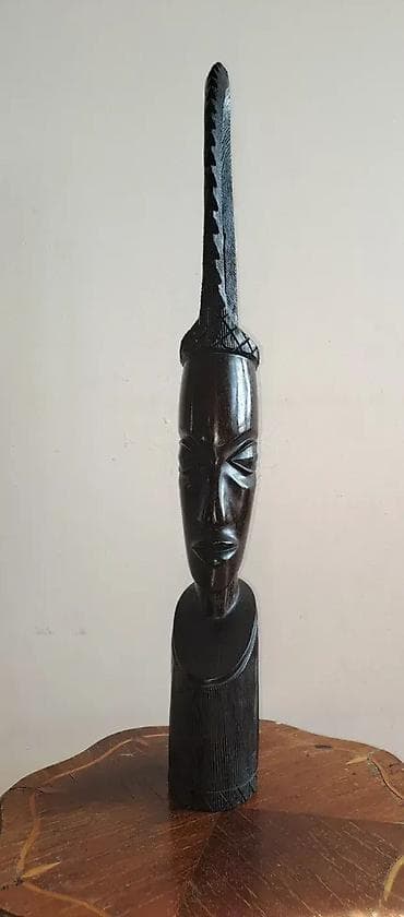 Africka skulptura od teskog i masivnog drveta. Visina 63cm na lalafo.rs — 4 Africka skulptura od teskog i masivnog drveta. Visina 63cm — 4