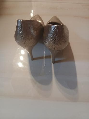 Pumps: Salonke kao nove sampanjac boja visina stikle 9 cm at lalafo.rs — 2 Pumps: Salonke kao nove sampanjac boja visina stikle 9 cm — 2