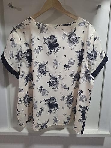 NOVO Bluza
Veličina 3XL na lalafo.rs — 2 NOVO Bluza
Veličina 3XL — 2