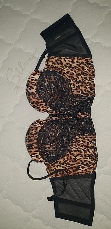 Korset brus leopard dezen s,m
kao nov,kvalitetan sa cipkom.
Akcija na lalafo.rs — 4 Korset brus leopard dezen s,m
kao nov,kvalitetan sa cipkom.
Akcija — 4