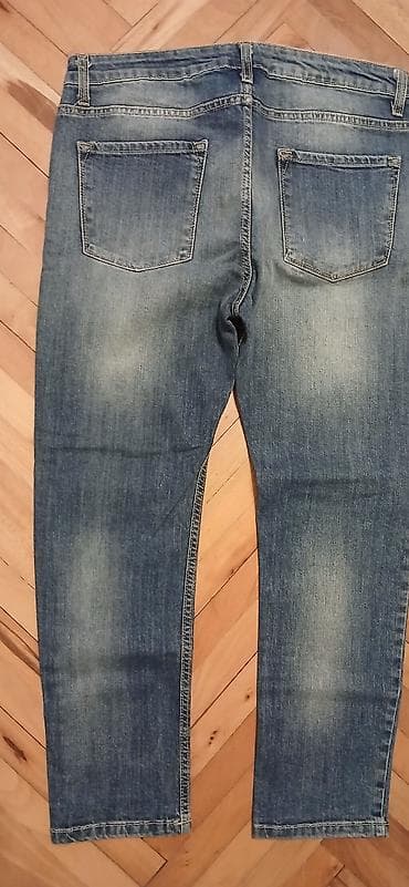 kom sa etiketom: Ženske farmerke sa ukrasnim aplikacijama - Model: ravne nogavice at lalafo.rs — 2 kom sa etiketom: Ženske farmerke sa ukrasnim aplikacijama - Model: ravne nogavice — 2