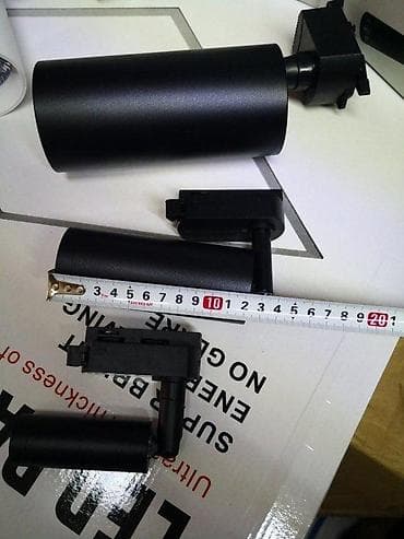 Šinski Reflektori 4200k 30w beli crni. Kontakt telefon za brži na lalafo.rs — 9 Šinski Reflektori 4200k 30w beli crni. Kontakt telefon za brži — 9
