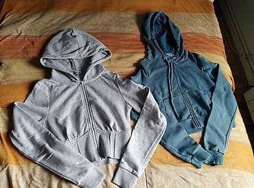 kom sa etiketom: FB Sister dukserice sa kapuljačom – model XS (2 kom) - Brend: FB at lalafo.rs — 1 kom sa etiketom: FB Sister dukserice sa kapuljačom – model XS (2 kom) - Brend: FB — 1