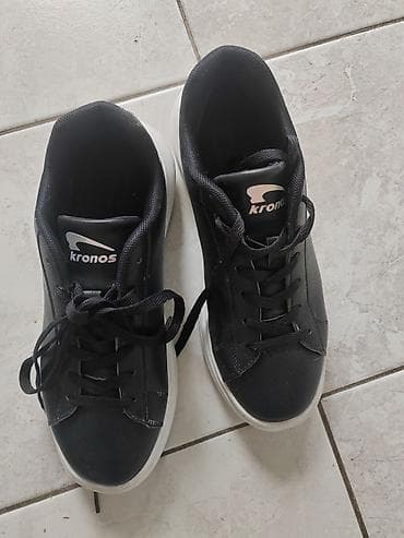 Kronos patike – crne, sa belim debelim đonom i šareno‑reflektujućim na lalafo.rs — 1 Kronos patike – crne, sa belim debelim đonom i šareno‑reflektujućim — 1