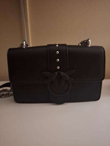 Dve moderne torbe – detaljan opis: 1) Bež tote torba - Model: „THE na lalafo.rs — 2 Dve moderne torbe – detaljan opis: 1) Bež tote torba - Model: „THE — 2