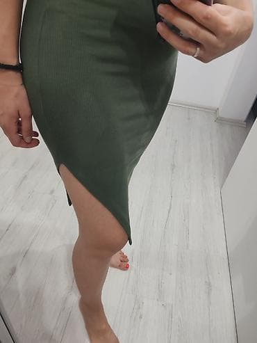 Udobna zelena haljina uz telo Velicina S/M Duzina 102cm Licno na lalafo.rs — 3 Udobna zelena haljina uz telo Velicina S/M Duzina 102cm Licno — 3