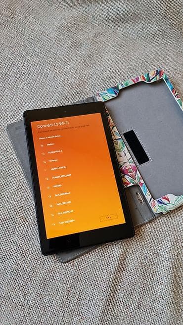 Amazon Fire tablet sa zaštitnom futrolom na preklop - Ekran oko 7–8 na lalafo.rs — 2 Amazon Fire tablet sa zaštitnom futrolom na preklop - Ekran oko 7–8 — 2