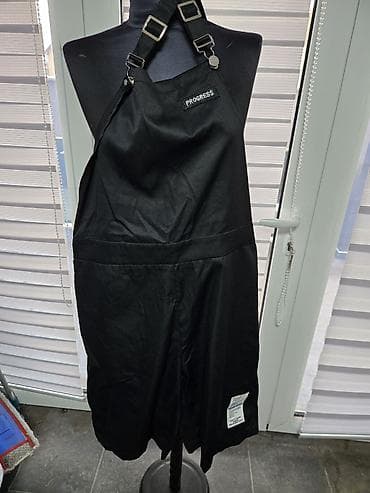 Bermude - Crna boja, diskretan PROGRESS logo na grudima - Podesive na lalafo.rs Bermude - Crna boja, diskretan PROGRESS logo na grudima - Podesive