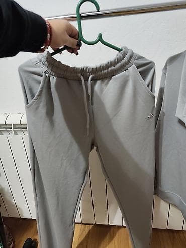 Duks i trenerka komplet – siva - Boja: svetlosiva - Materijal: mekana na lalafo.rs Duks i trenerka komplet – siva - Boja: svetlosiva - Materijal: mekana