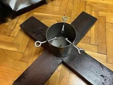 Drveni stalak za novogodišnju jelku - Stabilna X-baza od masivnih na lalafo.rs Drveni stalak za novogodišnju jelku - Stabilna X-baza od masivnih