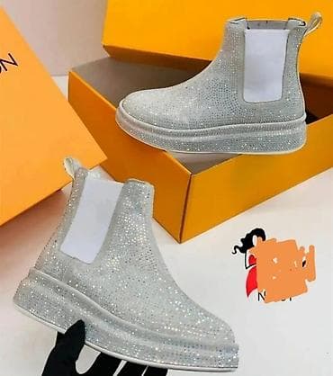 Nove fantastične
Sa cirkonima
Unikat model
Br 38 na lalafo.rs — 2 Nove fantastične
Sa cirkonima
Unikat model
Br 38 — 2