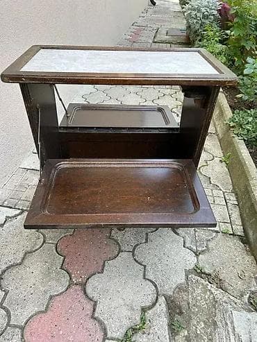 Stilski mini bar za piće - POVOLJNO - MOGUĆ PREVOZ U dobrom stanju 💎 na lalafo.rs Stilski mini bar za piće - POVOLJNO - MOGUĆ PREVOZ U dobrom stanju 💎
