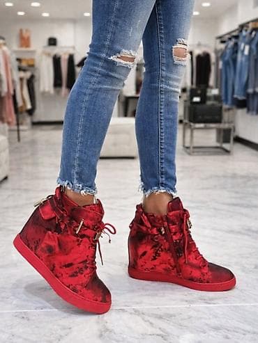 39, bоја - Crvena na lalafo.rs 39, bоја - Crvena