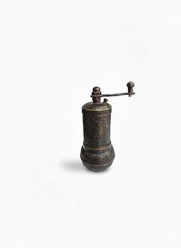 MLIN ZA BIBER -BAKR BOJA | Bakarni program Poklopac se odvaja od na lalafo.rs MLIN ZA BIBER -BAKR BOJA | Bakarni program Poklopac se odvaja od