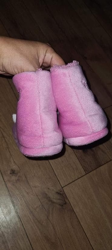 Broj 24 kućne patofne kao nove bez mana na lalafo.rs — 3 Broj 24 kućne patofne kao nove bez mana — 3