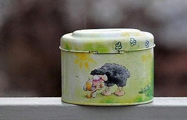 Vintage Metalna Kasica NEMAČKA 📌 Opis: Stara METALNA, veoma dobro na lalafo.rs Vintage Metalna Kasica NEMAČKA 📌 Opis: Stara METALNA, veoma dobro